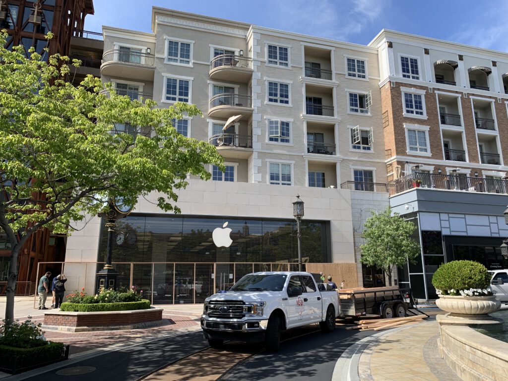 Security Board-Up at Apple Store - The Groves mall